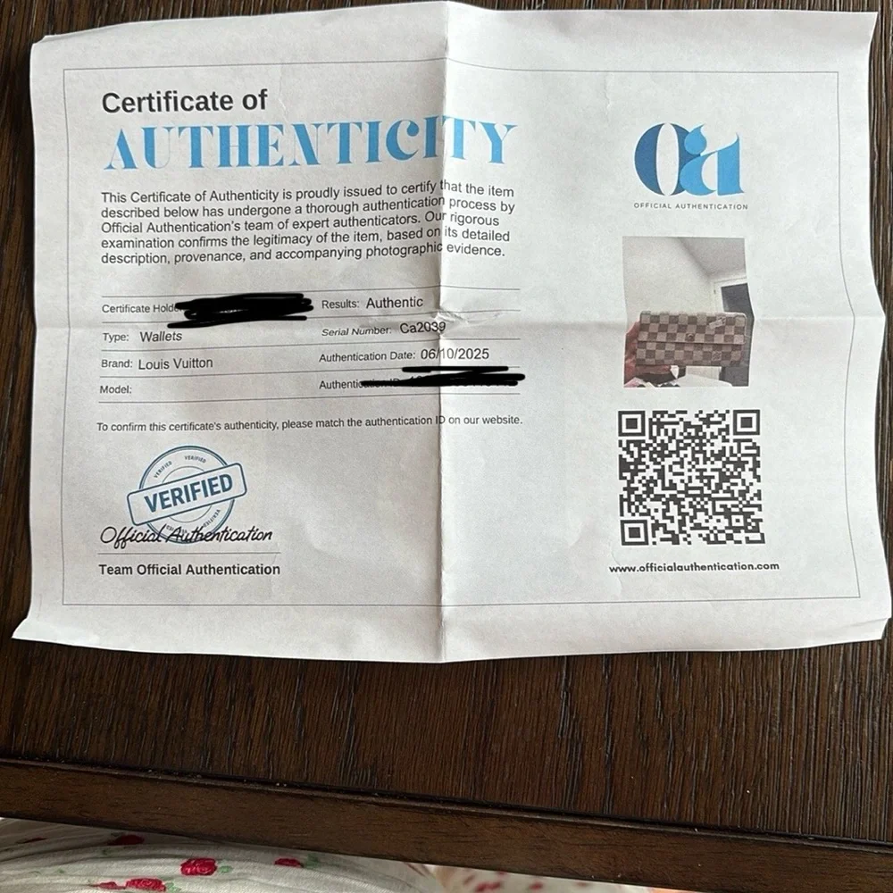 LV Damier Wallet with COA - Picture 7 of 7